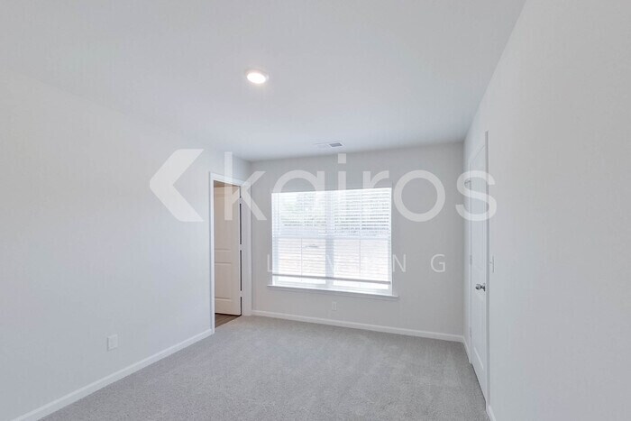 Building Photo - 2477 Banyon Cir