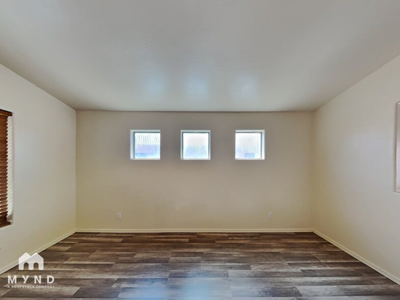 Building Photo - 8058 N 109th Ln