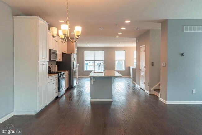 Building Photo - 2305 Maci's Cir