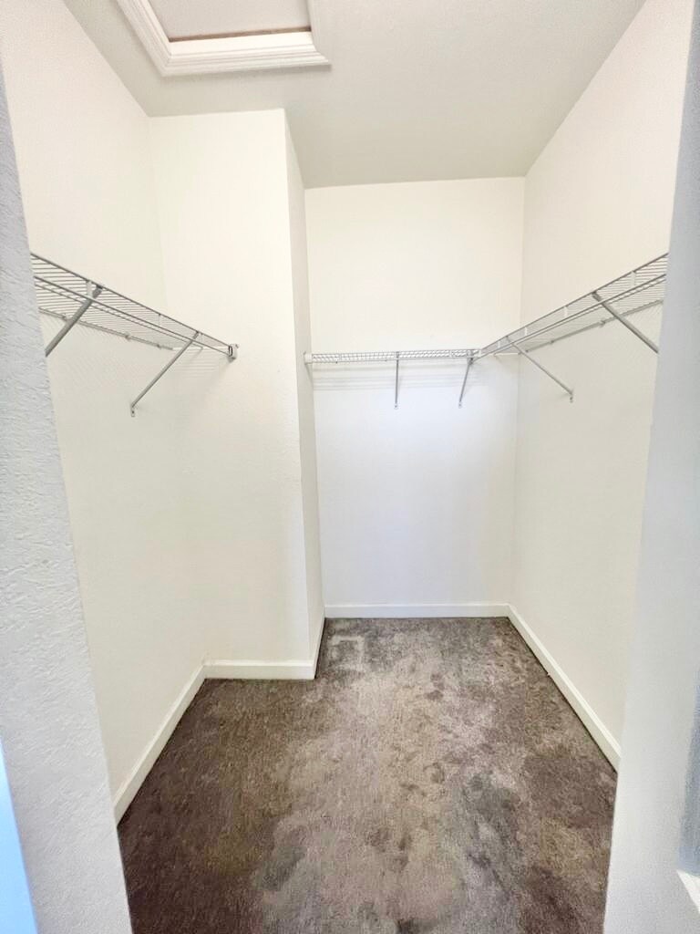 Building Photo - 575 NE 208th Ter