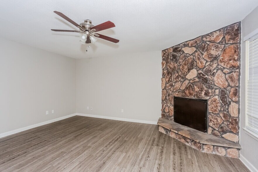 Building Photo - 3407 Spring Meadows Dr