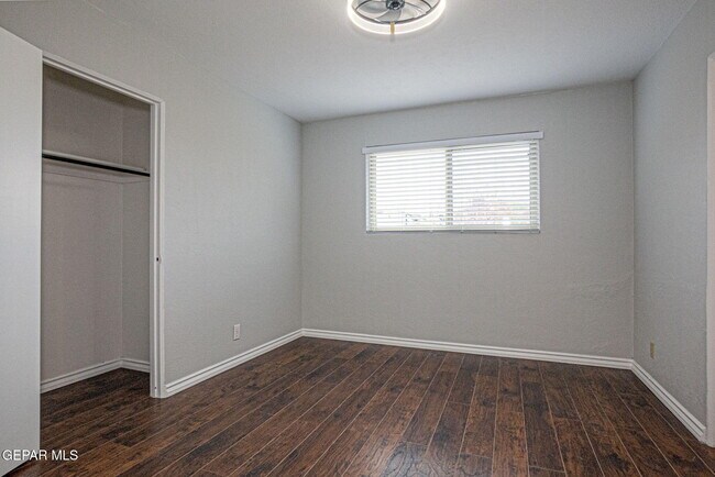 Building Photo - 8208 Edgemere Blvd