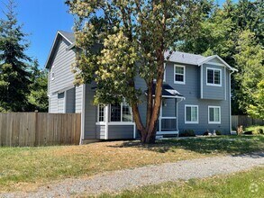 Building Photo - Beautiful, Spacious 4 Bedroom - 2.75 Bath ...