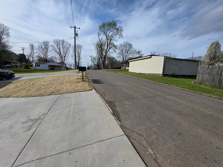 Building Photo - 1903 N Jackson St