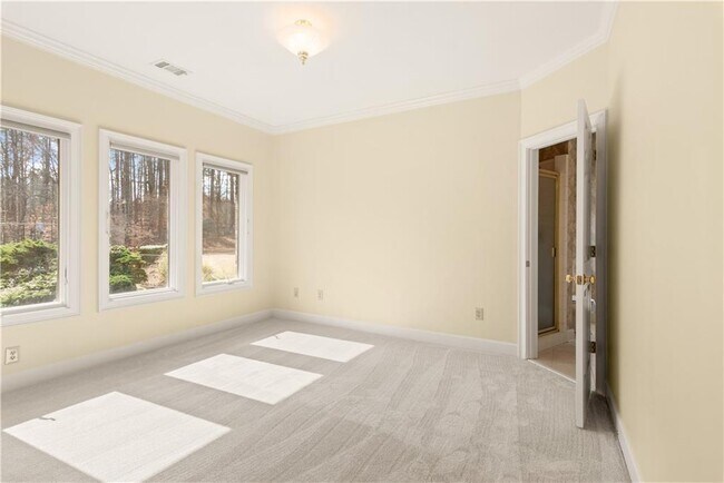 Building Photo - 15905 Westbrook Rd