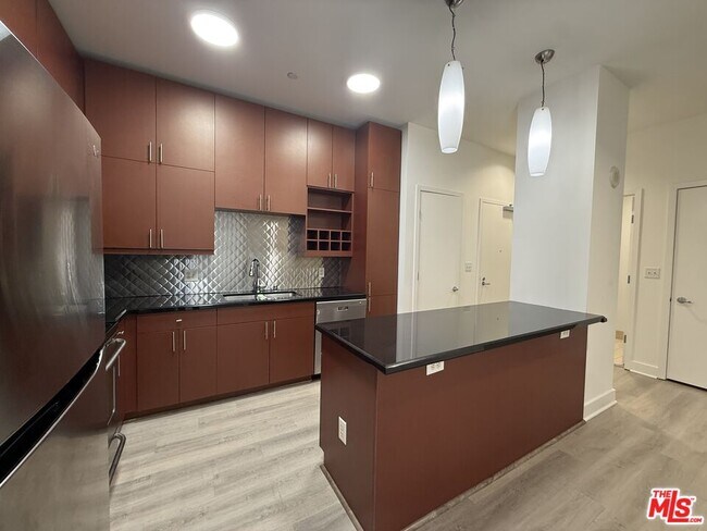 Building Photo - 3810 Wilshire Blvd