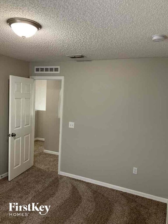 Building Photo - 7094 Shady Pine Ct