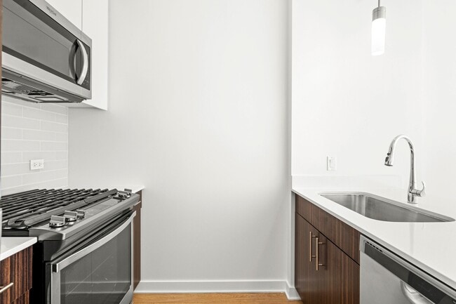 Building Photo - 195 N Garland Ct
