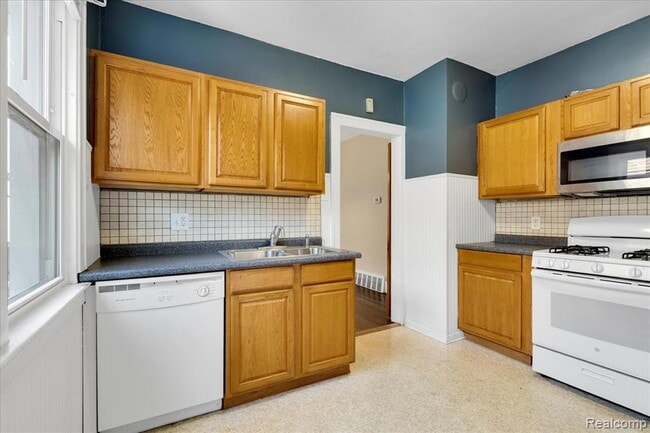 Building Photo - 1413 Wayburn St