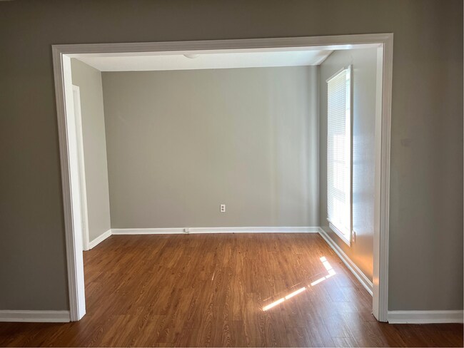Building Photo - 6959 Tulip Trail Dr
