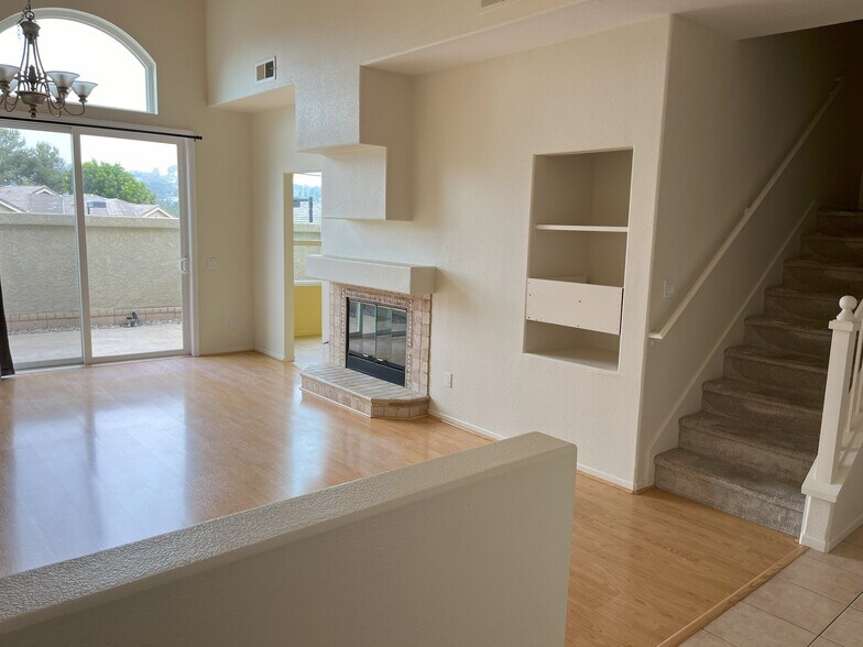 Building Photo - 3636 Ruette de Ville