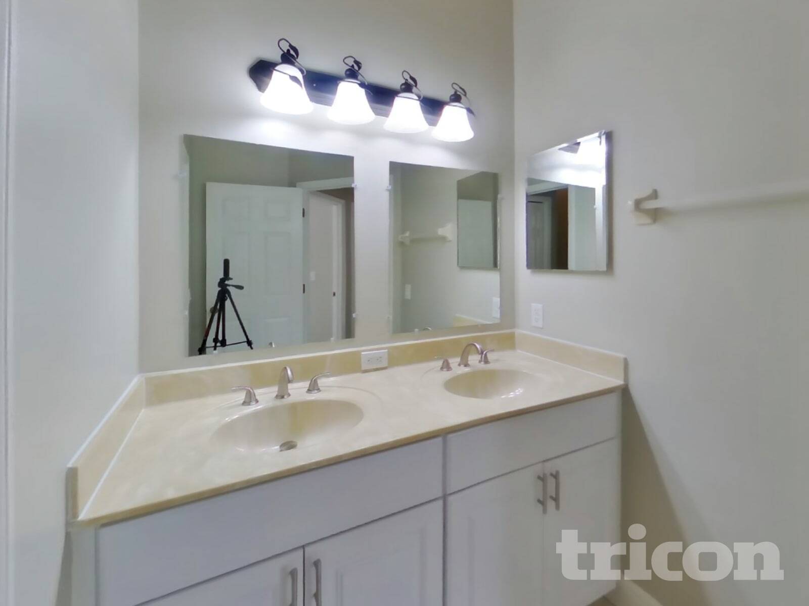 Building Photo - 5732 Greystone Dr