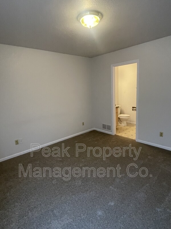Building Photo - 1007 Cuerto Ln