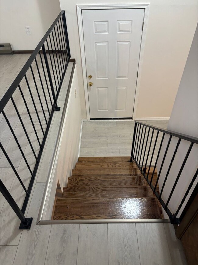 Building Photo - 1362