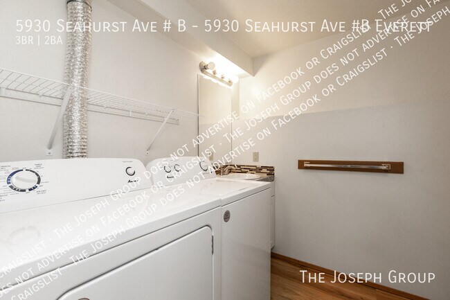 Building Photo - 5930 Seahurst Ave