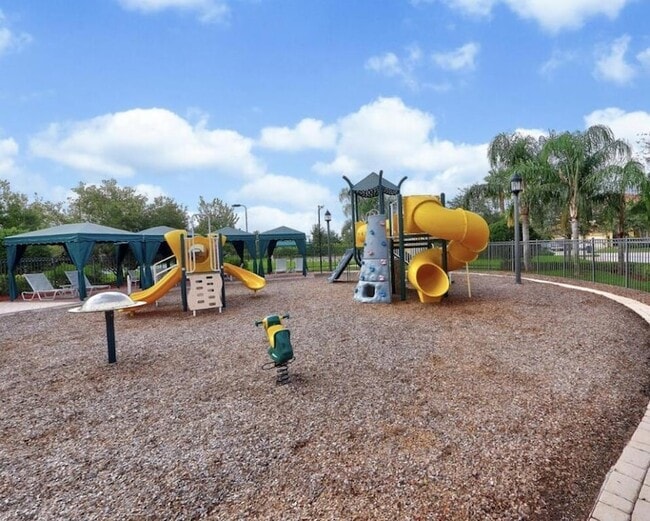 Building Photo - 12115 SW Bennington Cir