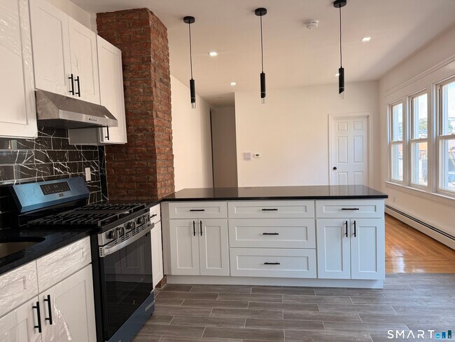 Building Photo - 133 Gerrish Ave