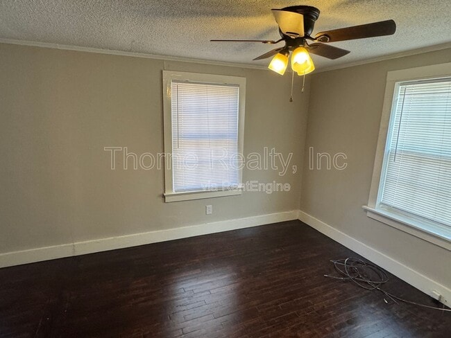 Building Photo - 1100 Chapel St