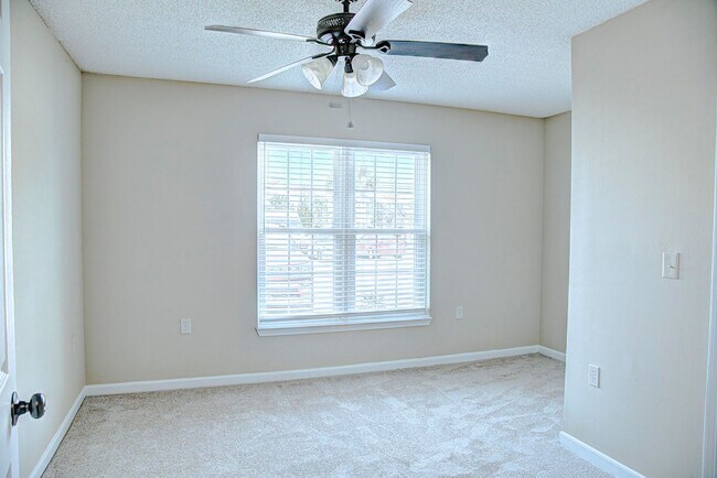 Building Photo - 3695 Clay Pond Rd