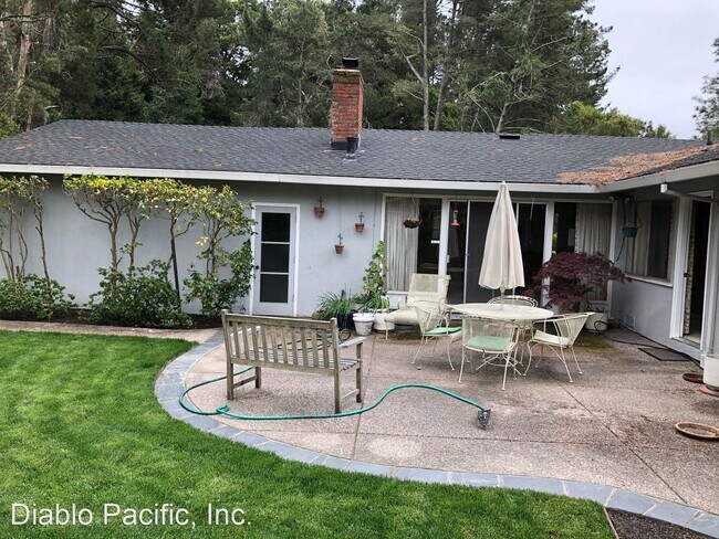 Building Photo - 4 br, 2 bath House - 155 Hall Drive