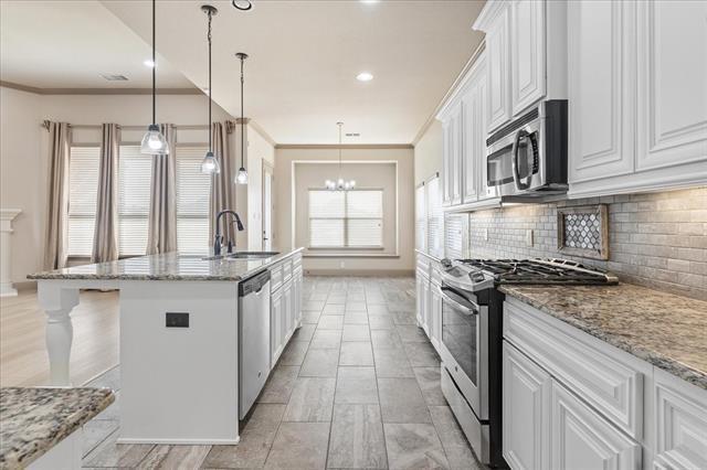 Building Photo - 721 Berkshire Dr