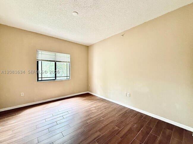 Building Photo - 3023 Alcazar Pl