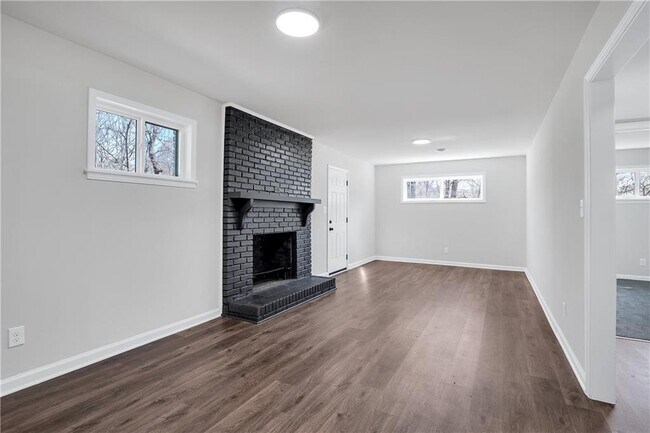 Building Photo - 1785 Hammond Woods Cir SW