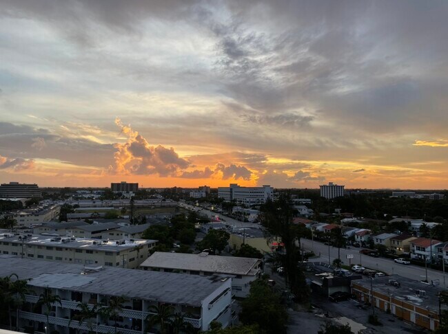 Building Photo - 2150 Sans Souci Blvd