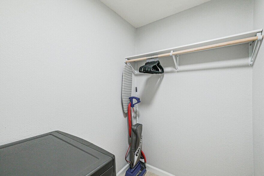 Building Photo - 2507 Montrose Blvd