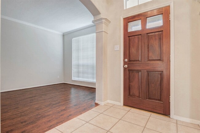Building Photo - 155 Perfidia Dr
