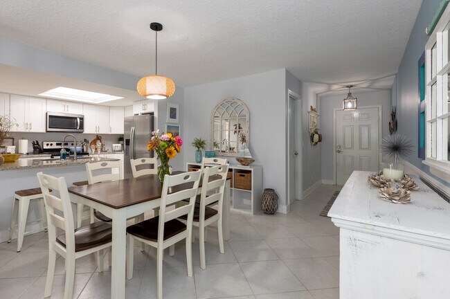 Building Photo - 4949 N Highway A1A