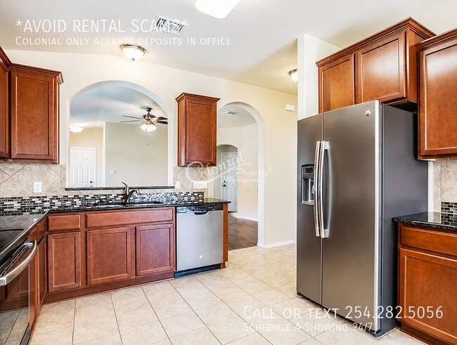 Building Photo - 5819 Ambrose Cir