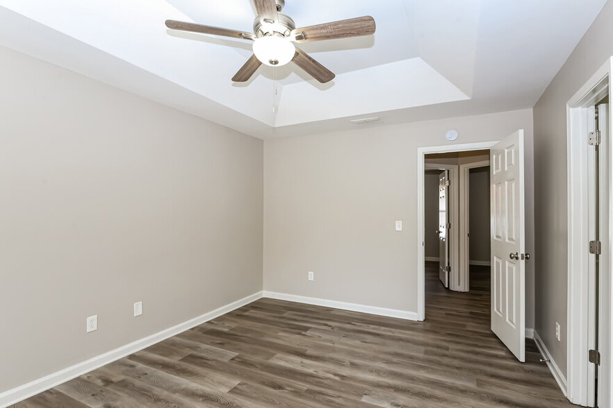 Building Photo - 3846 Kenner Dr SW