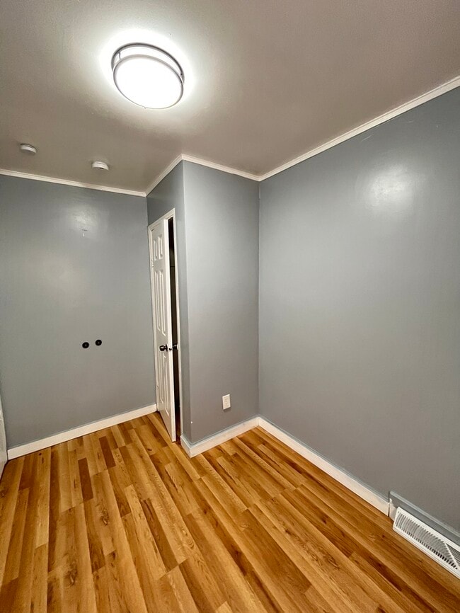 Building Photo - Charming 3-Bedroom Home with Modern Comfor...