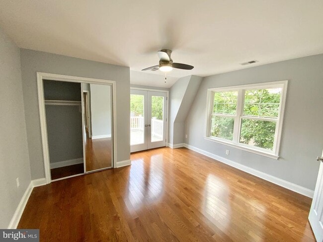 Building Photo - 1318 Ingraham St NW