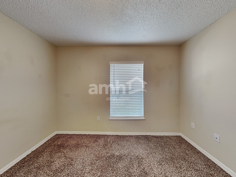 Building Photo - 13727 Gentle Woods Ave