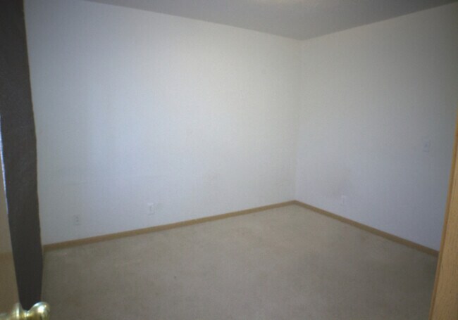 Building Photo - 2276 Holdrege St
