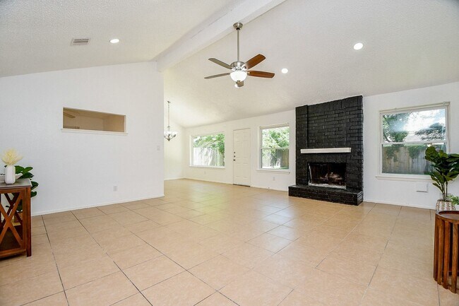 Building Photo - 7203 Santa Rita Dr
