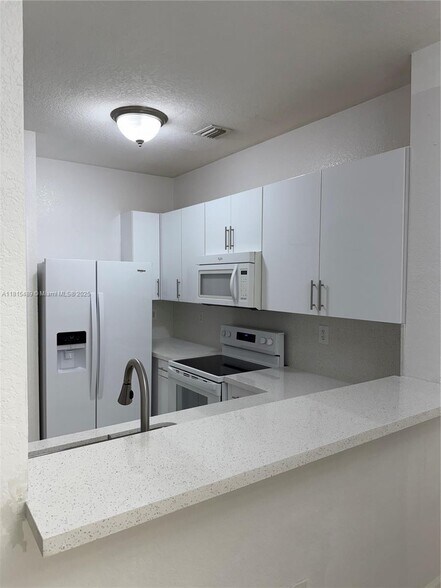 Building Photo - 7070 NW 177th St
