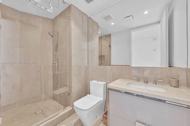 Building Photo - 15701 Collins Ave