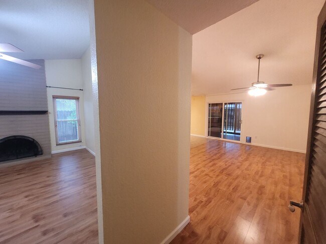 Building Photo - Beautiful home with wood floors
