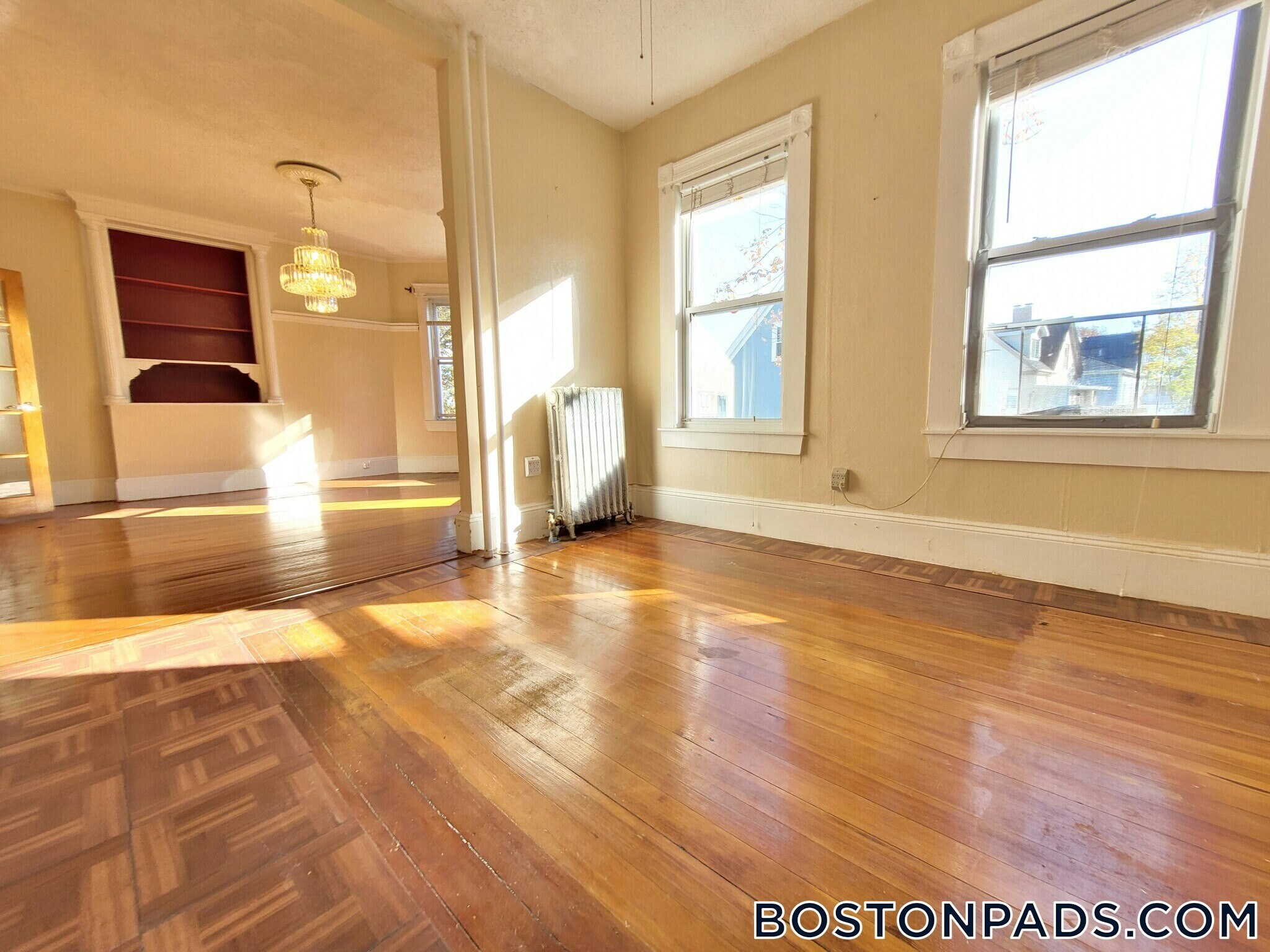 Building Photo - 110 Howland St