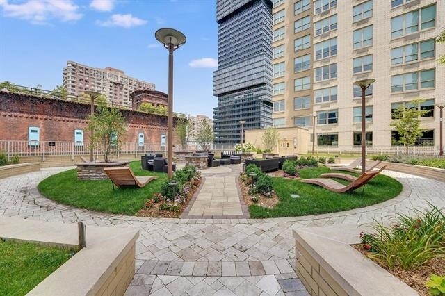 Building Photo - 88 Morgan St