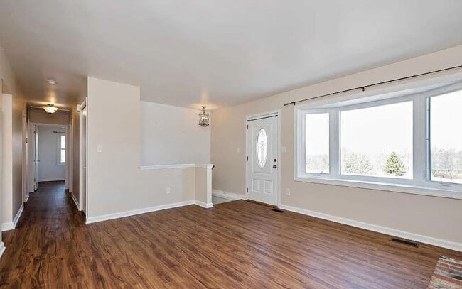 Building Photo - Single Family Home in Established Green Valley community available March 1st!