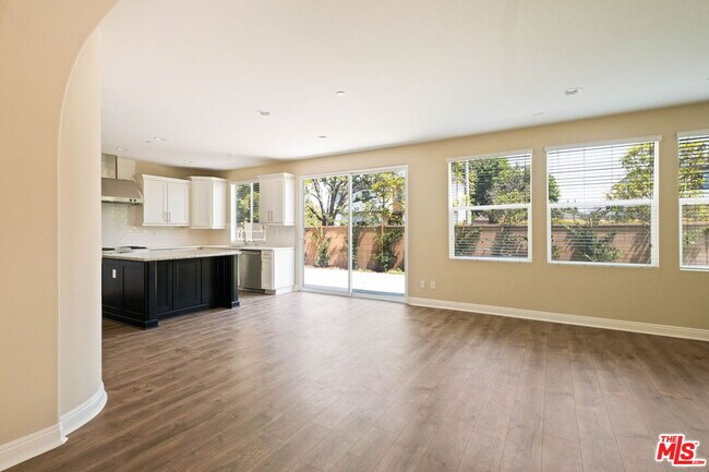 Building Photo - 5929 Spelthorne Ln