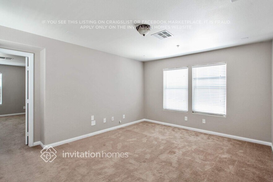 Building Photo - 686 Point Bluff St