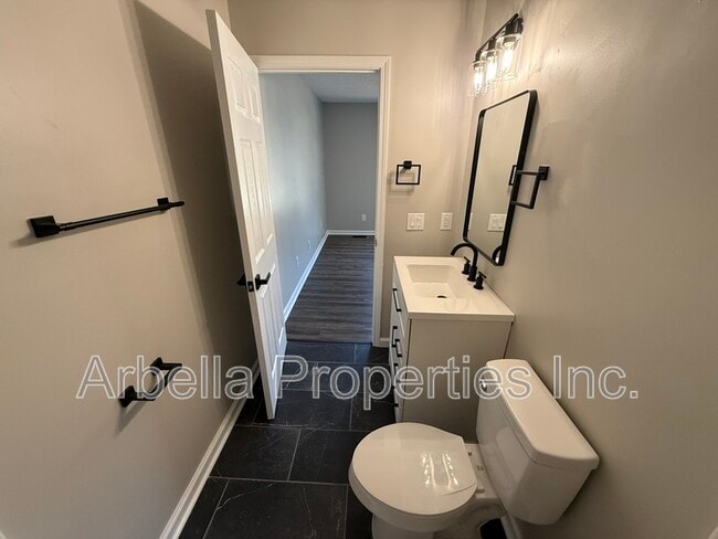 Building Photo - 1735 Blakewood Ct
