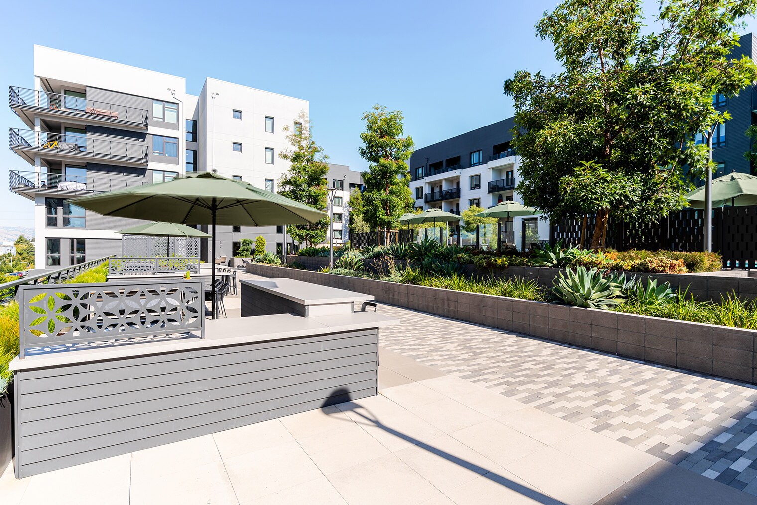 Building Photo - 3560 Rambla Pl