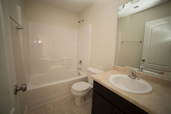 Building Photo - 20 Golden Poppy Ln