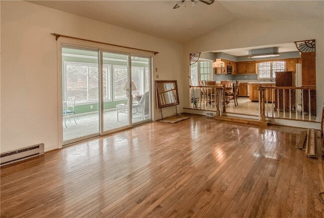 Building Photo - 255 Starritt Ln